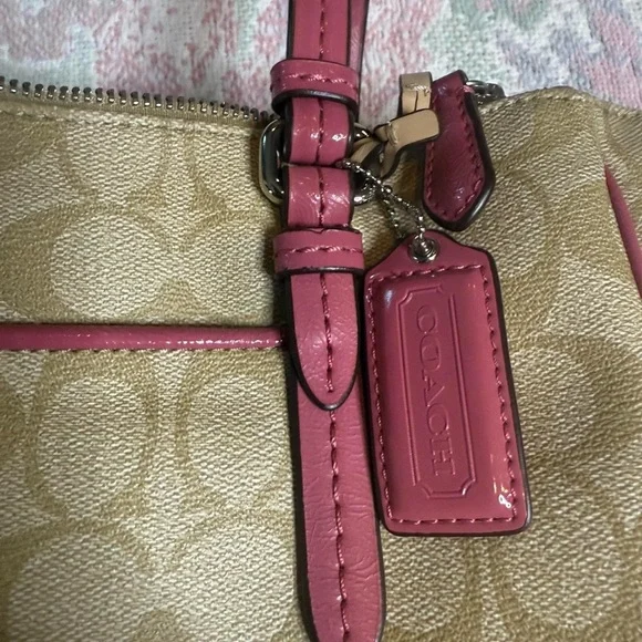 Coach Peyton Bag - Picture 3 of 7